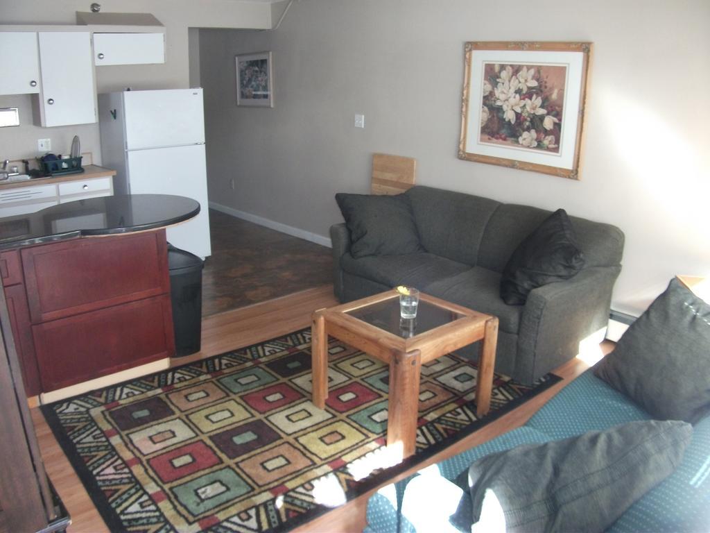 Bent Prop Inn And Hostel Of Alaska - Midtown Anchorage Room photo