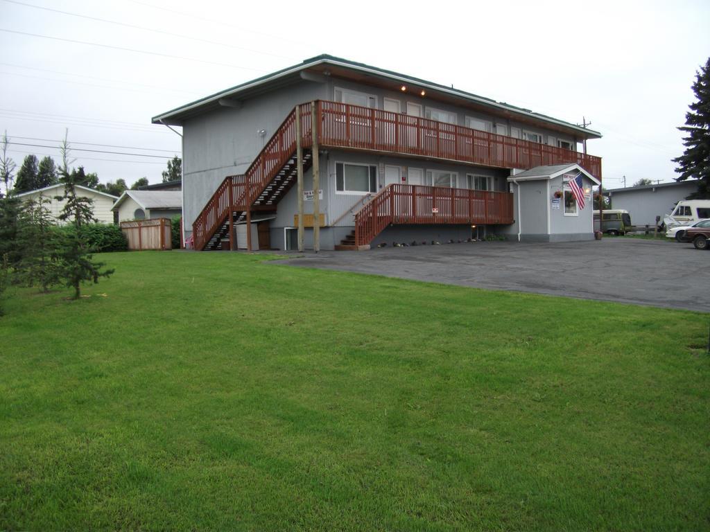 Bent Prop Inn And Hostel Of Alaska - Midtown Anchorage Exterior photo