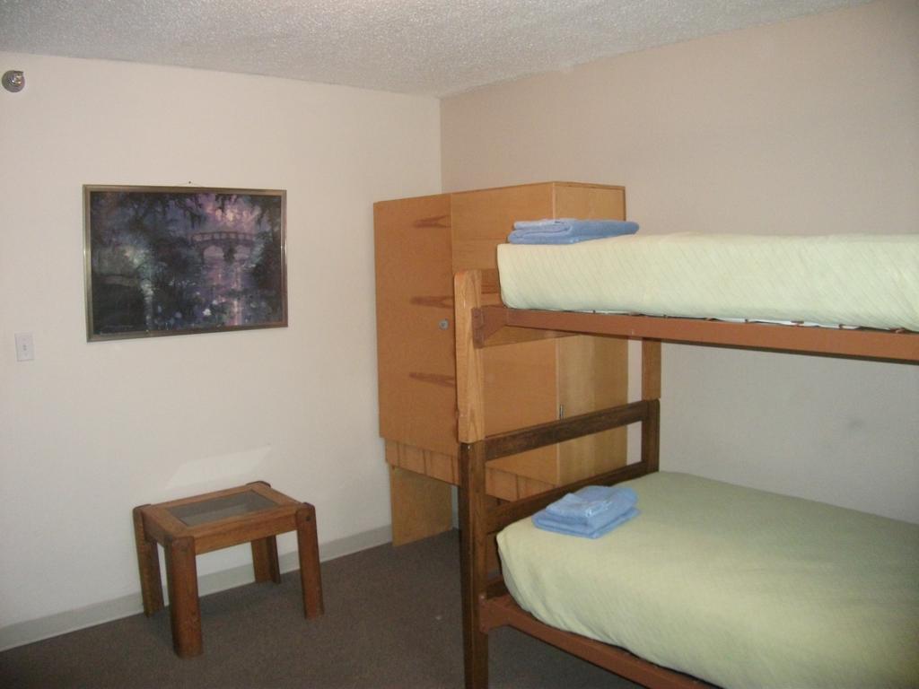 Bent Prop Inn And Hostel Of Alaska - Midtown Anchorage Room photo